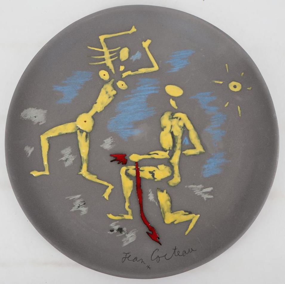 Dans la coupe Atlante et Hippomène, Jean Cocteau représente une scène de la mythologie grecque. Ovide, dans Les Métamorphoses au Livre X1 décrit la scène ainsi : Atalante a promis d'épouser celui qui parviendrait à la battre à la course. L'un de ses soupirants, Hippomène, laisse tomber des pommes d'or du jardin des Hespérides durant l'épreuve. Atalante s'empresse d'aller les ramasser, laissant Hippomène libre de remporter la course.