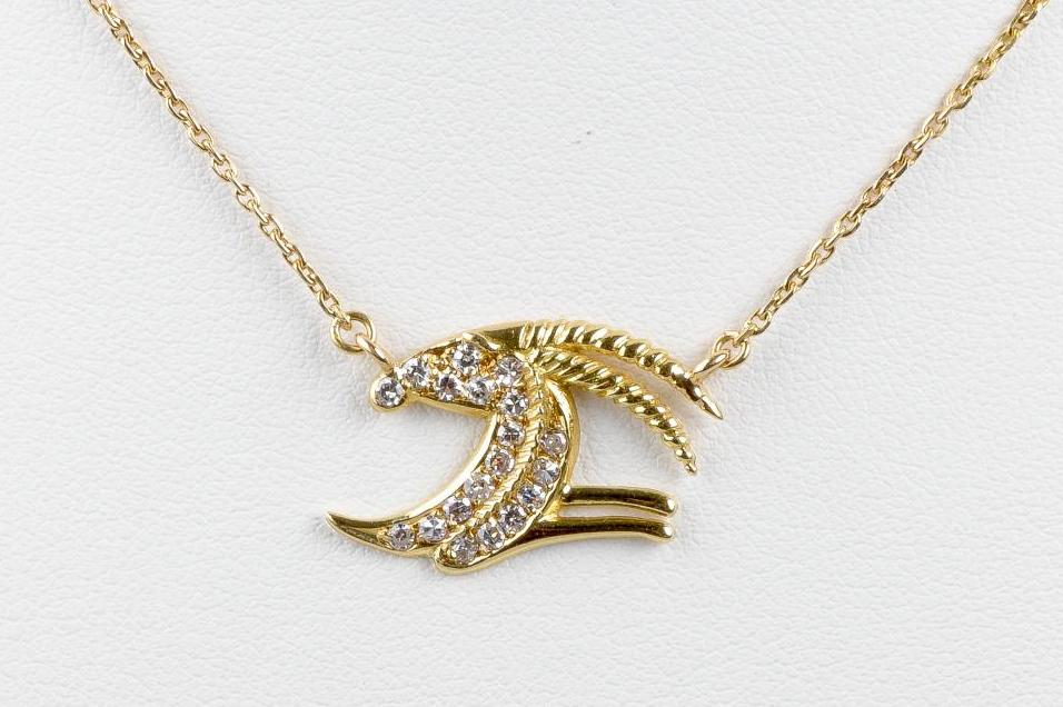 Un.e de te proches est Capricorne? Le signe astrologique du Capricorne, de symbole ??, est lié aux personnes nées entre le 22 décembre et le 20 janvier en astrologie. Il s'incarne en un animal mi bouc mi poisson et est issu de la mythologie grecque. Les Capricornes appartiennent à l’élément Terre, qui représente la stabilité, le pragmatisme, le matériel, l’ancrage, la tranquillité et le réalisme Ce sont souvent des personnes très sensibles qui se protègent sous une carapace et n’hésitent pas à repousser le danger avec leurs cornes ! Un Capricorne est un ami fidèle! Ce joli bijou sera un cadeau apprécié de ton petit Capricorne!
