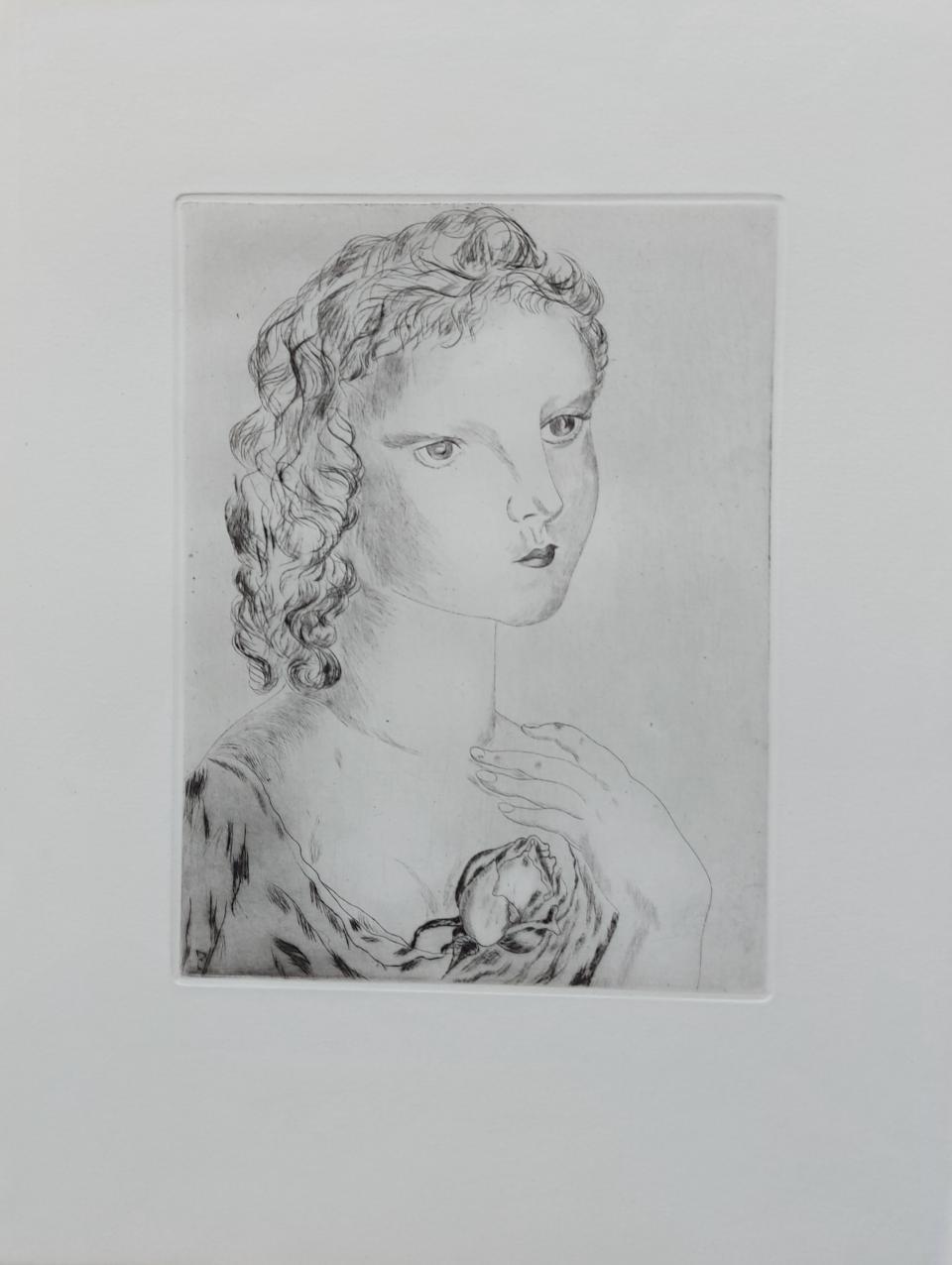 Foujita est un artiste de lumière, il laisse ses dessins envahir des fonds blancs qui illuminent leurs contours. Cette manière subtile singulière de travailler ses sujets à l’encre noire, le rend reconnaissable. Celui qui entendait devenir « le premier peintre de Paris », a su explorer toutes les facettes de son Œuvre, peintre, dessinateur, sculpteur, illustrateur, photographe, créateur de mode, Foujita est un touche-à-tout.